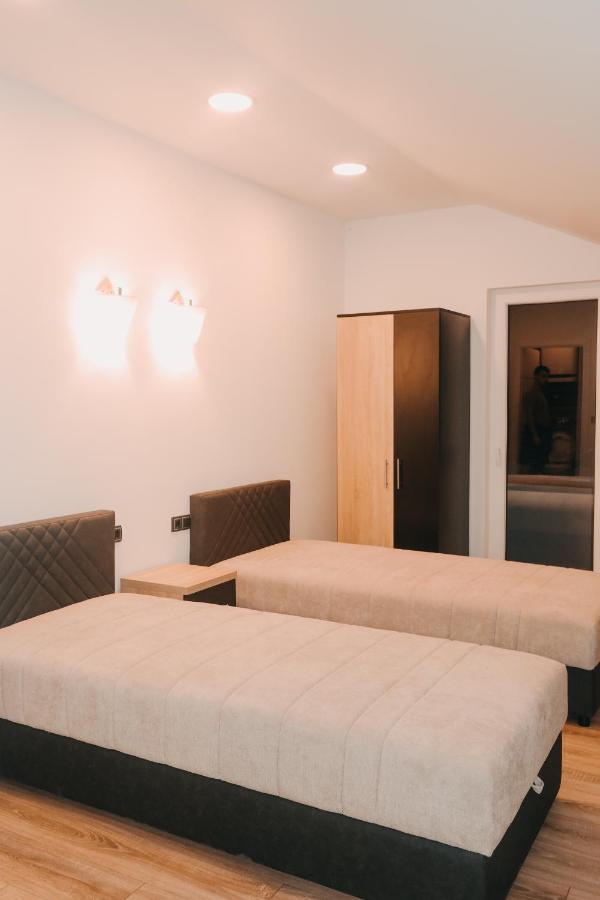 Prenociste & Restoran - Kasic Bed & Breakfast Brodarevo ภายนอก รูปภาพ