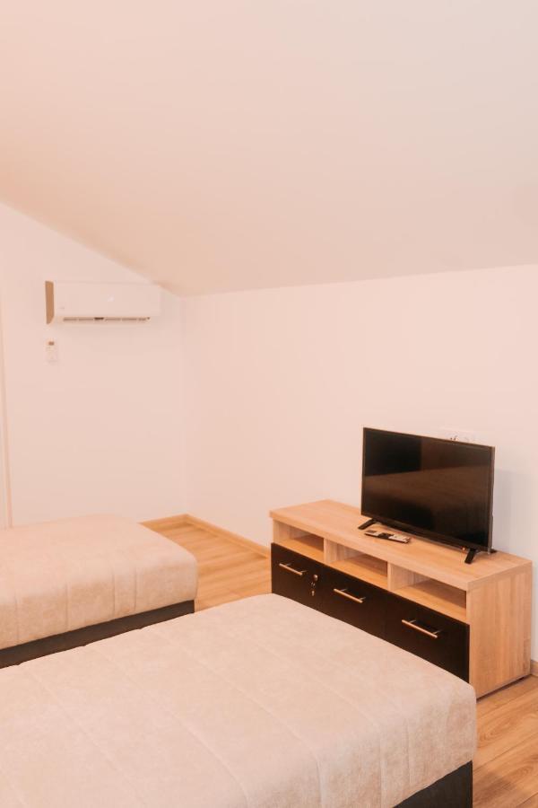 Prenociste & Restoran - Kasic Bed & Breakfast Brodarevo ภายนอก รูปภาพ